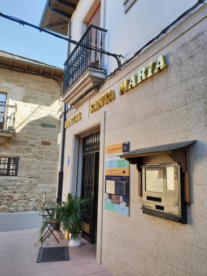 Hostal Santa Maria Cacabelos  Bagian luar foto
