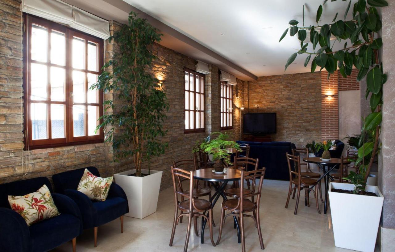 Hostal Santa Maria Cacabelos  Bagian luar foto